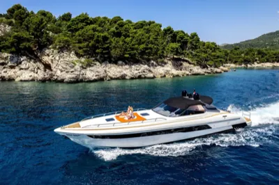 Yacht charter Dubrovnik — luxury motorboat cruising the Adriatic with Garitransfer