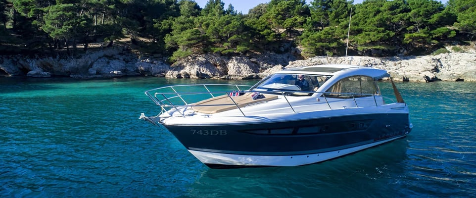 Luxury Yacht Charter in Dubrovnik: The Ultimate Gari Transfer Experience