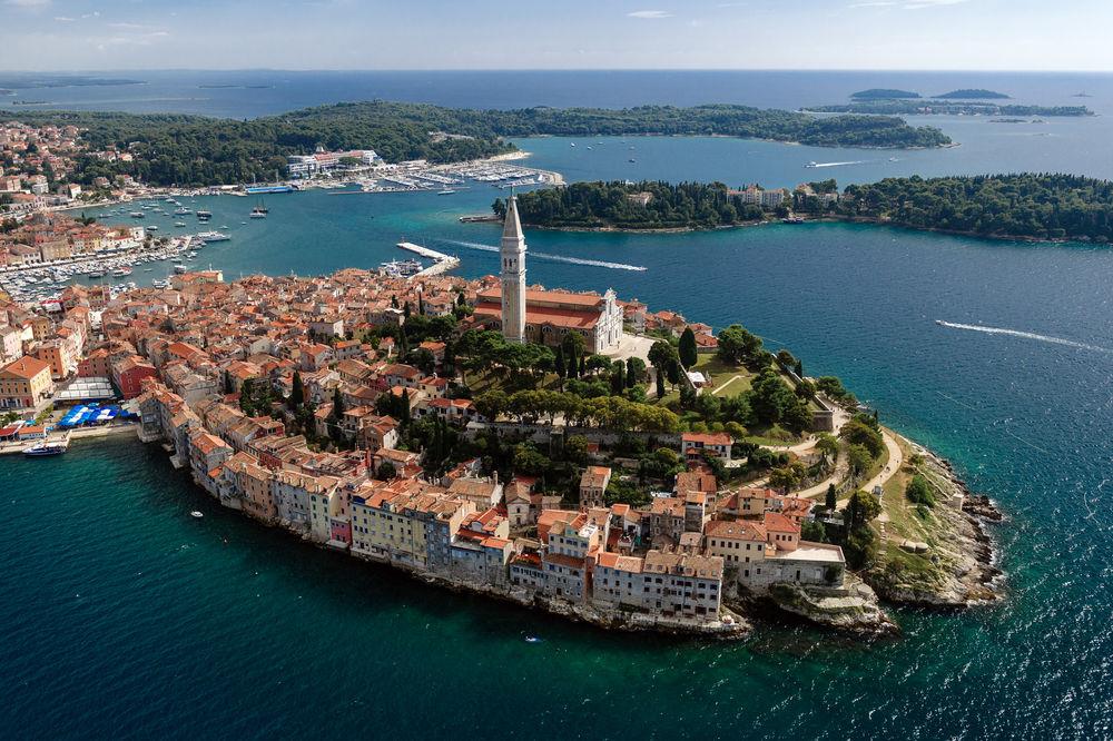 Why Should Dubrovnik Be Chosen for Your Island-Hopping Adventure?